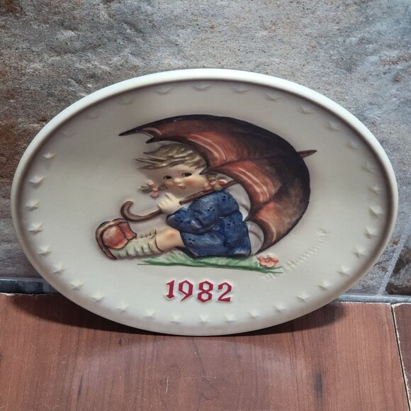 MJ Hummel 12th Annual Decorative Plate Umbrella Boy 1982 Goebel W Germany 1973 - Picture 3 of 10
